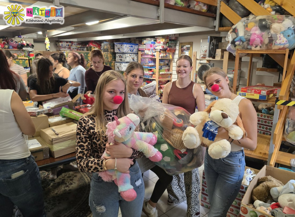 Mesejó programokkal ismerkedtek a bohócdoktor önkéntesek