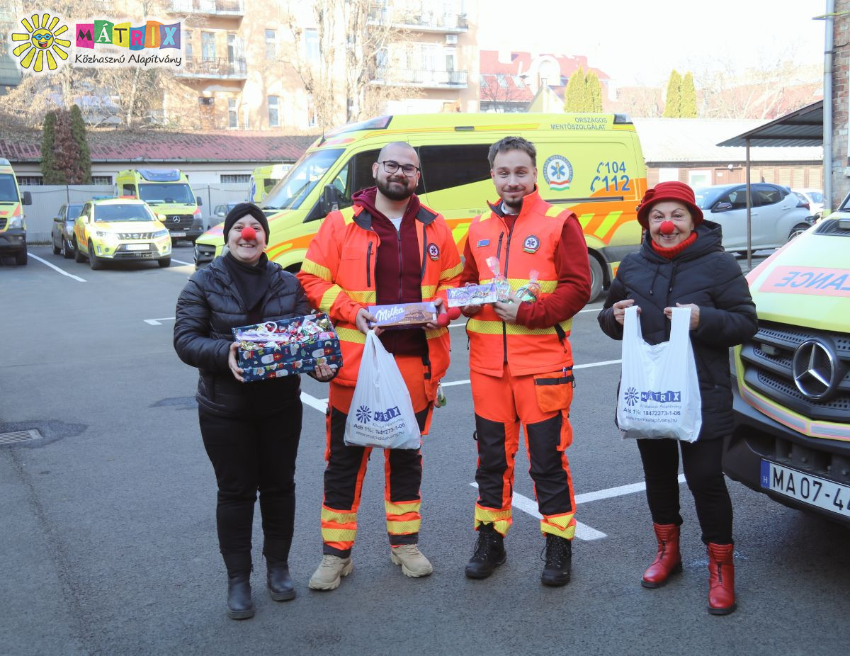 Cikkek / Jótevőink vitték a Mentőknek a Szeretetcsokit
