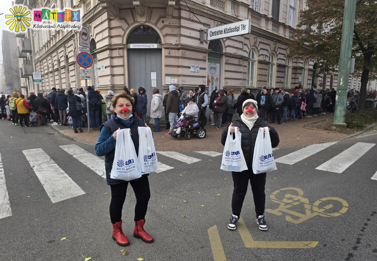 Mesekönyvek is lesznek, de most ételt kell osztanunk