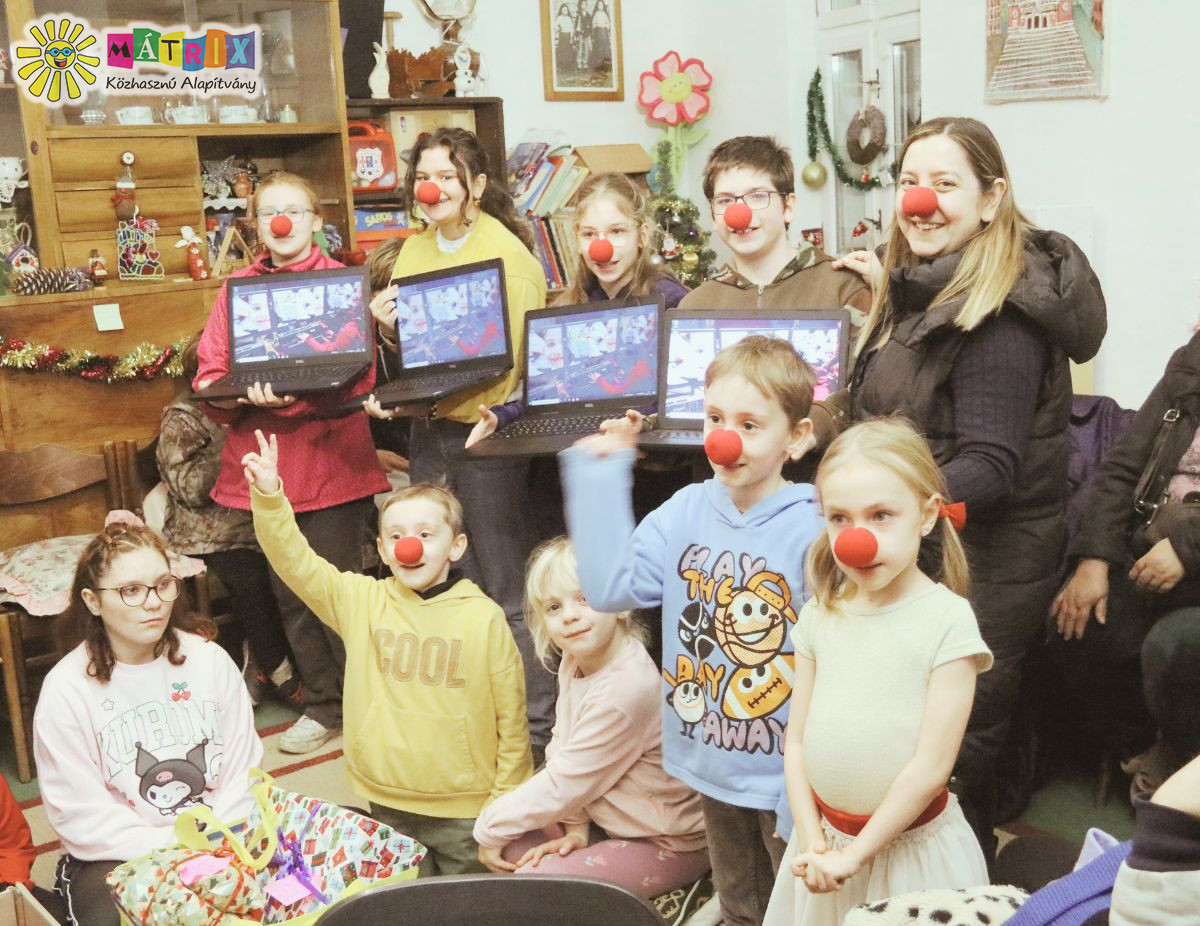 Számítógép, amivel a tanulás mellett a mese is közelebb kerül