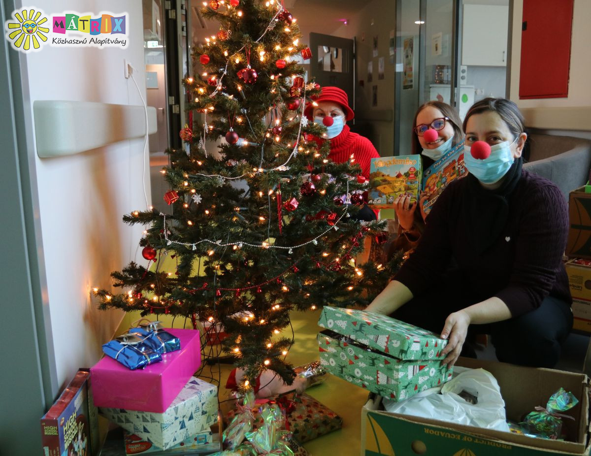 Galéria / Mesekönyv is jutott a kóráhzi fenyőfa alá